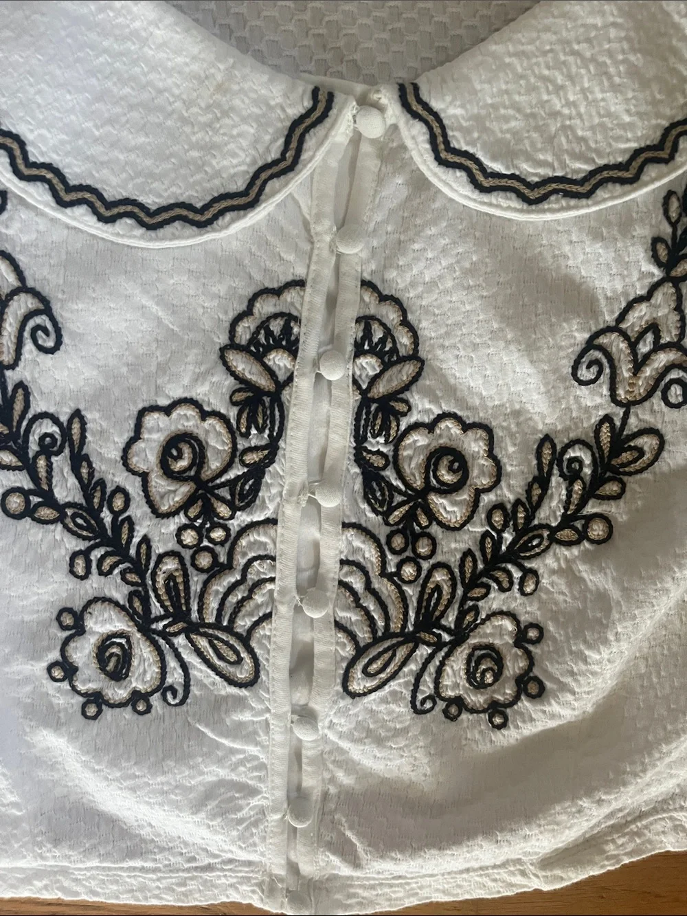 Anthropologie White Button-Front Blouse with Black Floral Embroidery small